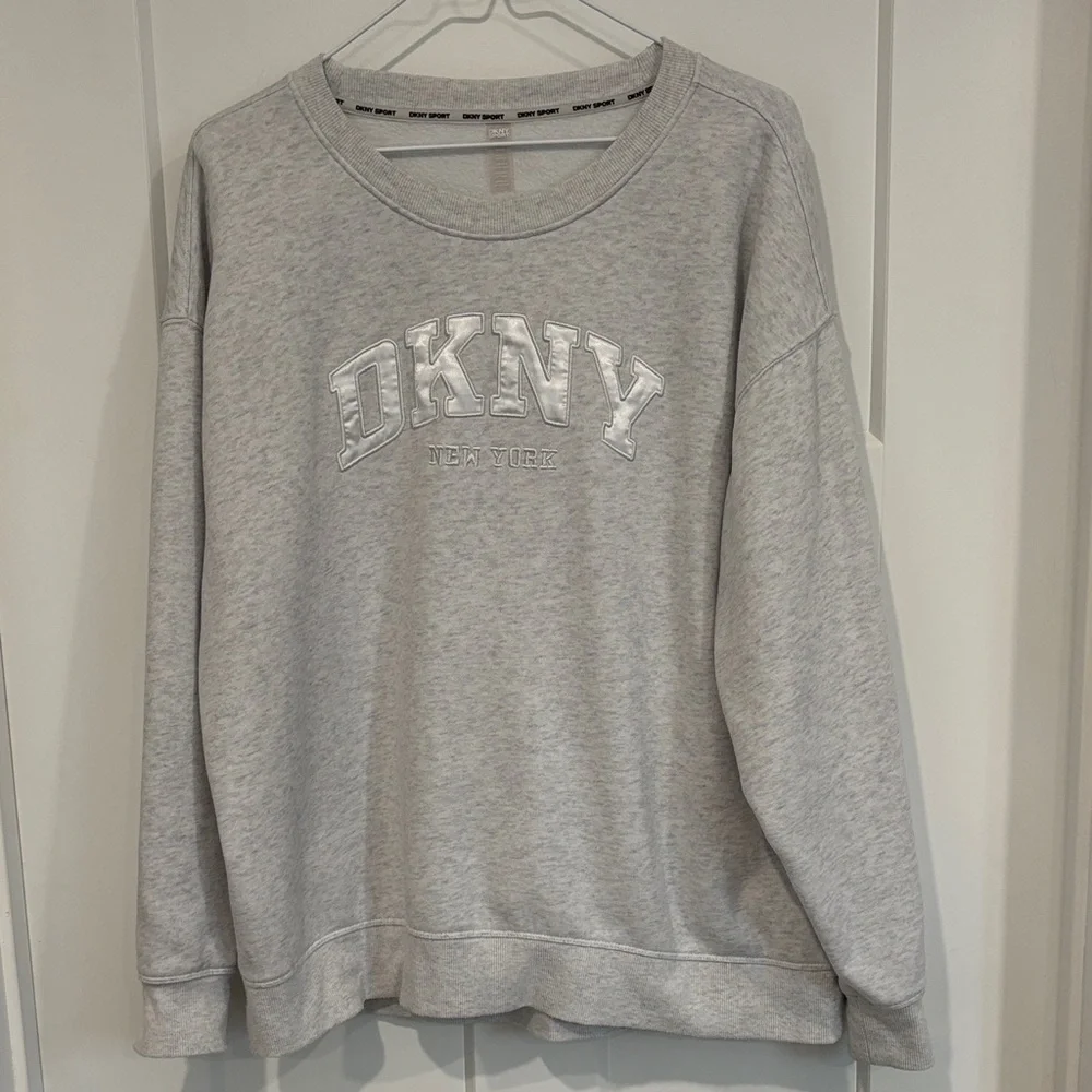 DKNY Sweatshirt Light Gray - Picture 1 of 7